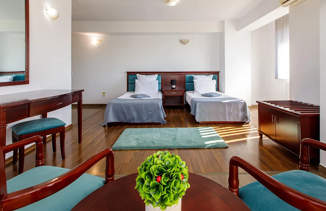 Lira Pacific Aparthotel-1